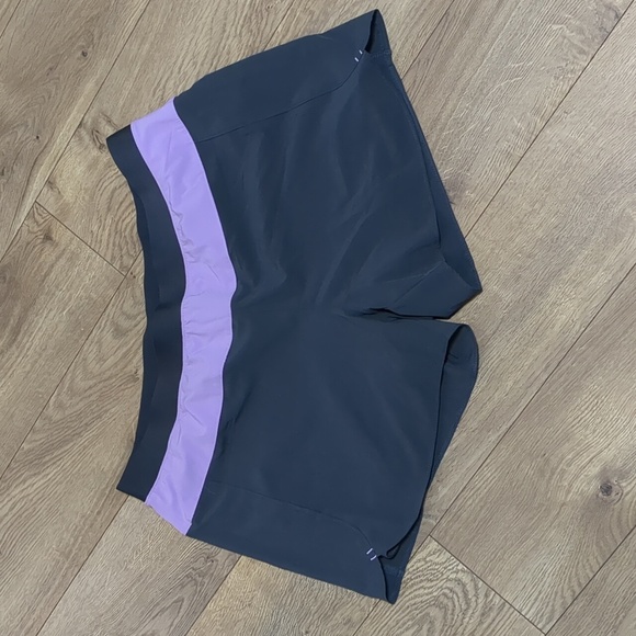 Title Nine Shorts Womens Gray Lined lilac Running Active Gym Stretch Sz XL - Picture 1 of 9
